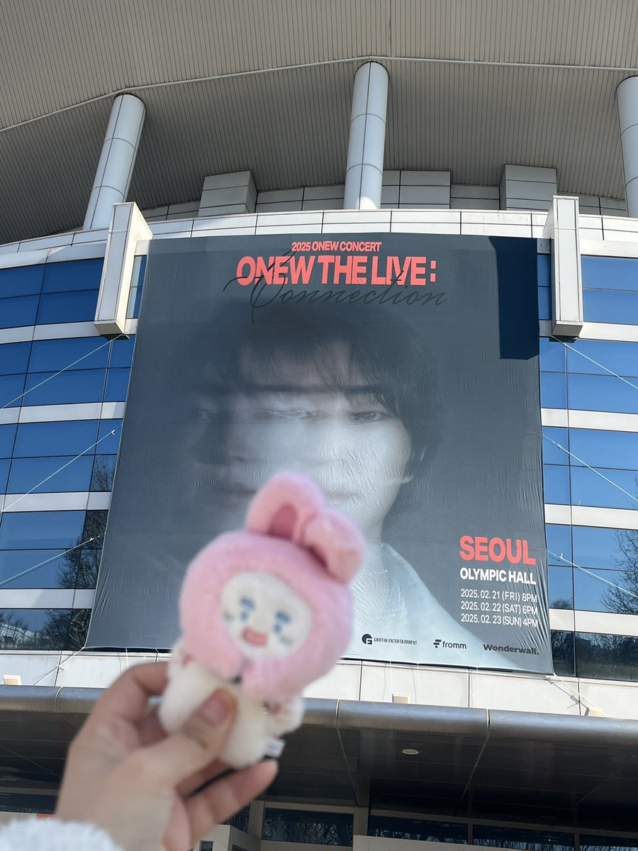 OnewChuu's tweet photo. 🐰#ONEW_THE_LIVE_CONNECTION  #ONEW https://t.co/jmRQndooRo