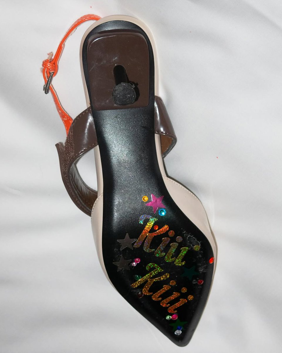 𝐴𝑙𝑙 𝑤𝑒 𝑑𝑟𝑖𝑛𝑘 𝑖𝑠 𝑏𝑜𝑜𝑠𝑡 𝑝𝑜𝑡𝑖𝑜𝑛𝑠 𝑎𝑛𝑑 𝑙𝑒𝑣𝑒𝑙 𝑢𝑝 𝑜𝑛 𝑓𝑢𝑛𝑘𝑦 𝑠𝑙𝑖𝑝𝑝𝑒𝑟𝑠.