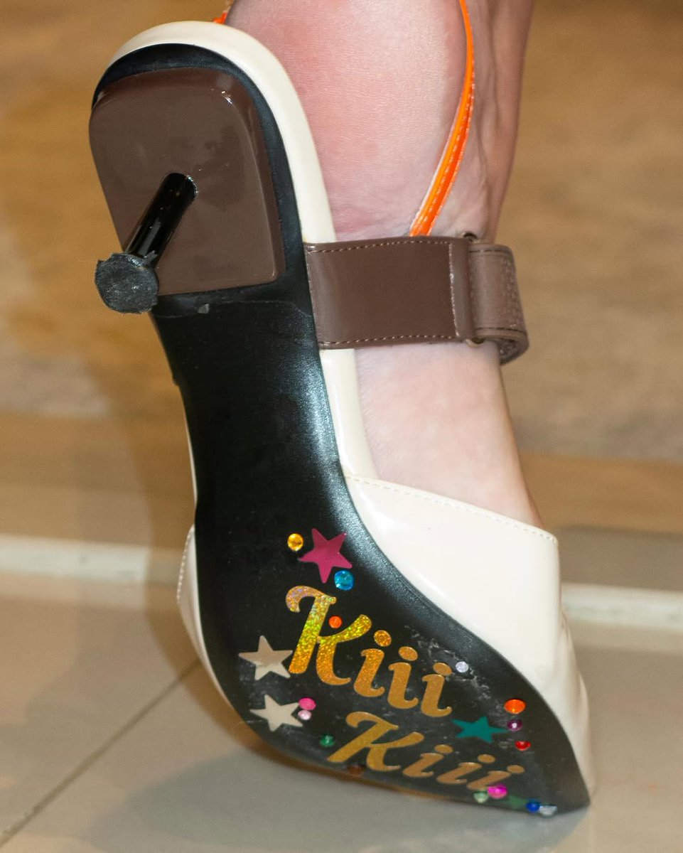 The design of these slippers is beautiful on their own, but when worn, they transform into a whole new level of elegance and style. Step into beauty, step into confidence.