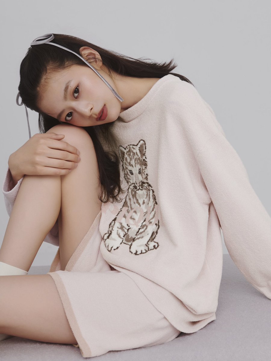 【c】ジェラートピケホワイトタイガー上下セット ＋ヘアバンド WHITE TIGER SERIES🤍 あどけない表情のこどものホワイトタイガーが