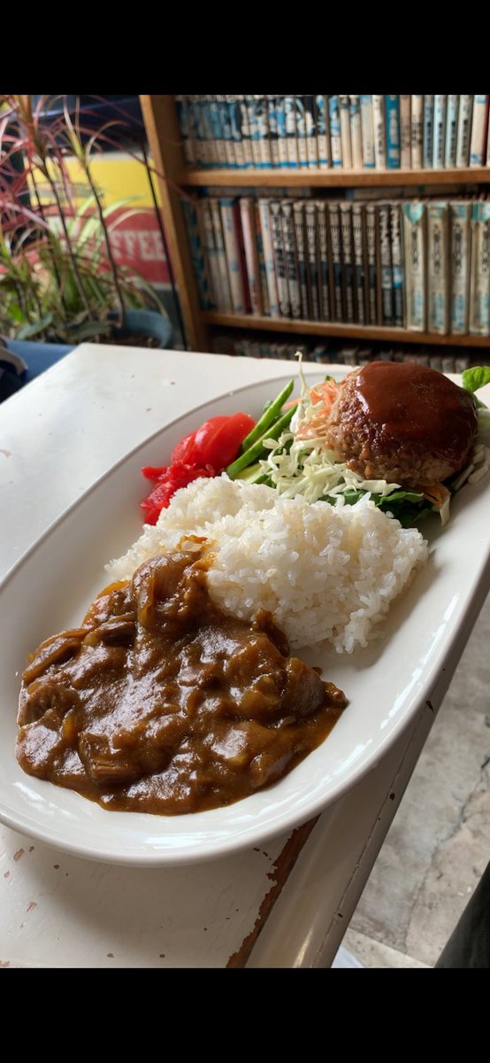 1966Keep's tweet photo. ハンバーグカレー　700円👍 https://t.co/Fd77ReUVHp