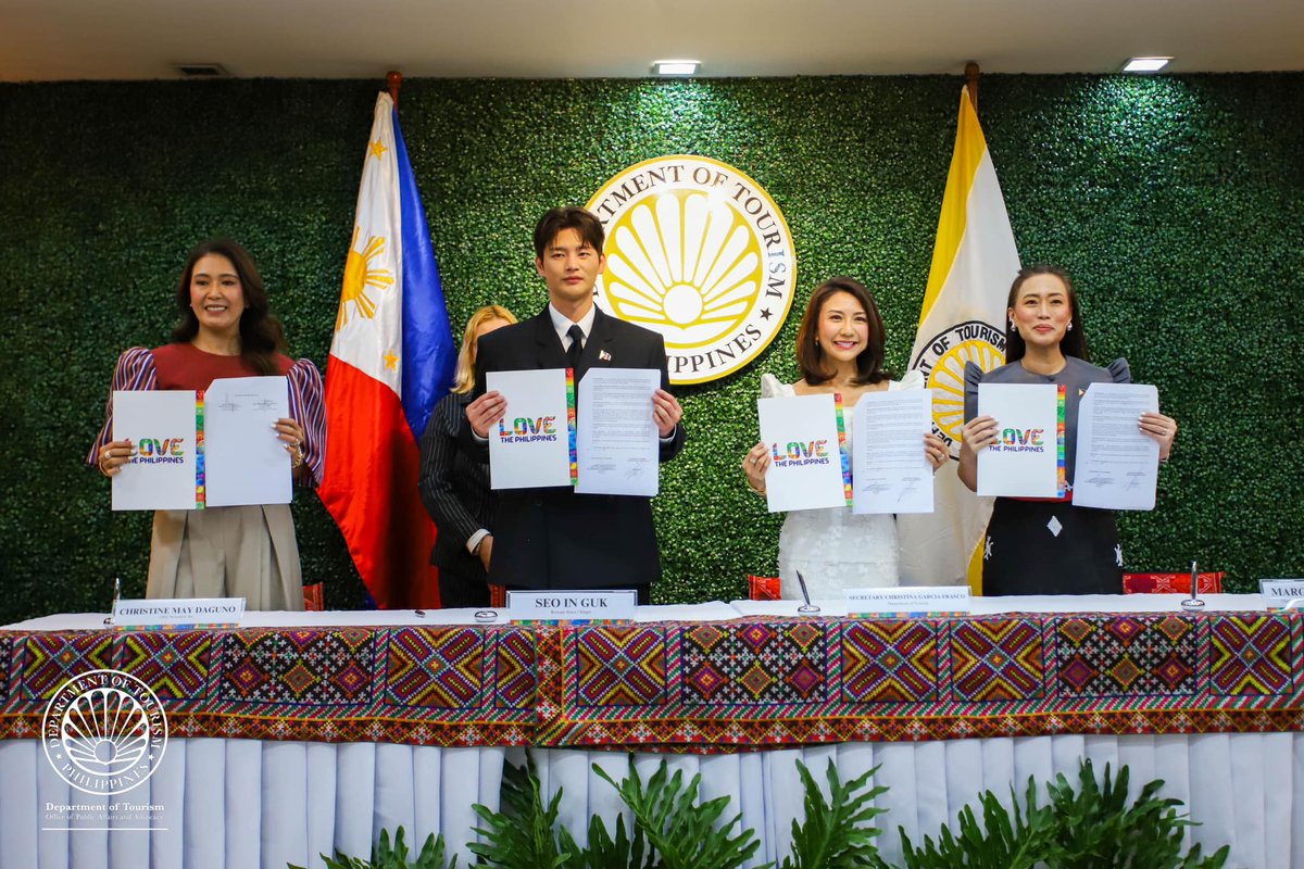 bboingvely's tweet photo. #SeoInGuk #서인국 has been appointed as the new Philippine tourism ambassador for Korea 🇵🇭🇰🇷 https://t.co/R89EEkpVdq