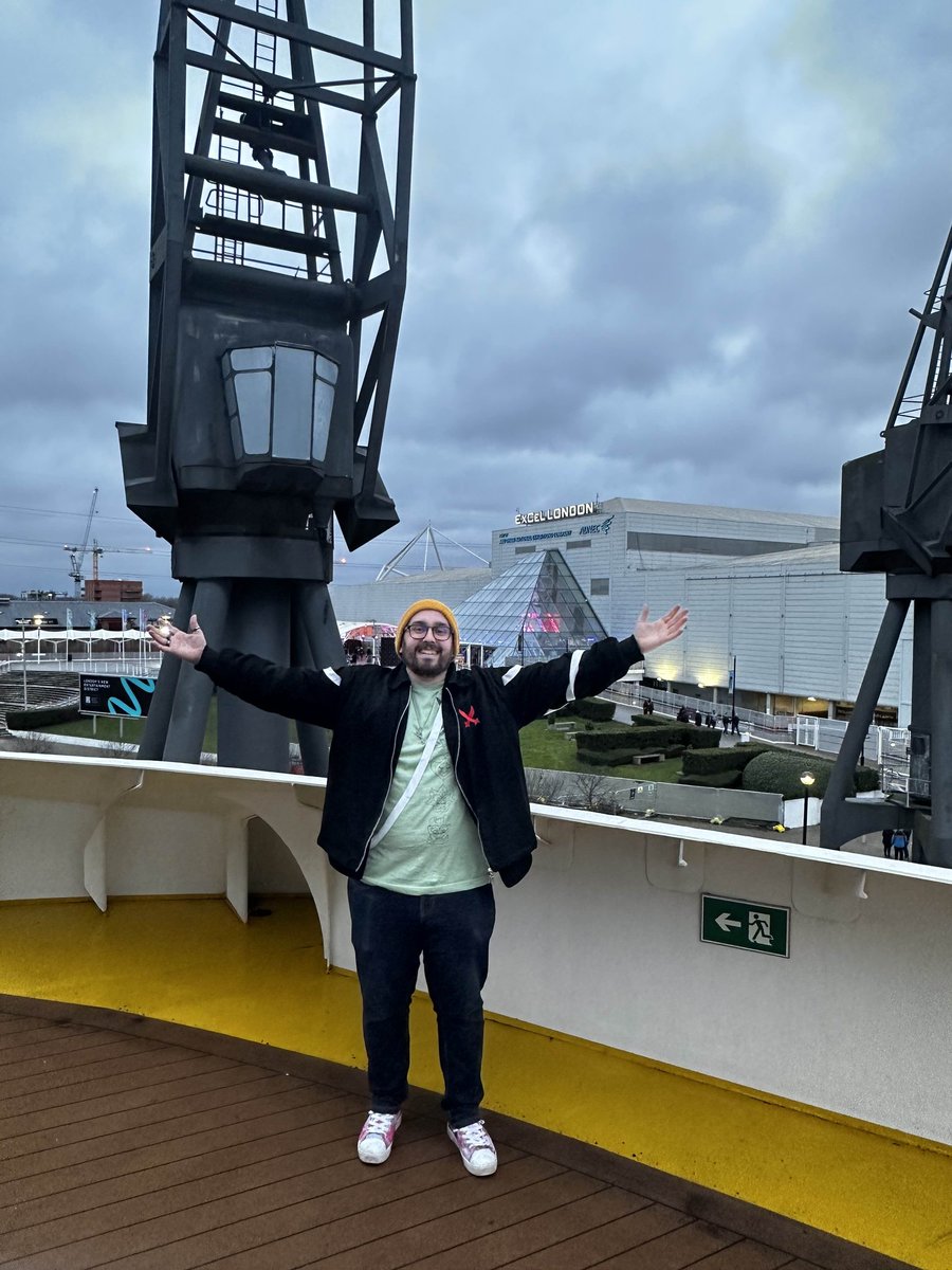 Hi chat! We are all here now. I think im past that frustrating feeling that says "I NEED to do well" and I'm genuinely here to enjoy the game again. I'm lucky to know so many great people and if you're reading this, good luck trainers 🫡🫡