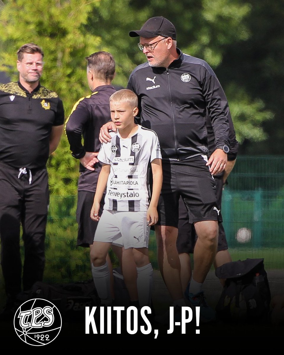 TPS_Juniorijalk's tweet photo. Yli kymmenen vuoden ajan TPS Juniorijalkapallon Perhefutiksen ja Temppukoulun toiminnasta vastannut Jukka-Pekka Perälä siirtyy ansaitulle "futiseläkkeelle".

📝 Lue lisää: https://t.co/4GLBiFbO6Y

📸 @Tiina_P | #FCTPS #Turku #jalkapallo #junnufutis https://t.co/0tJz0YHfFN