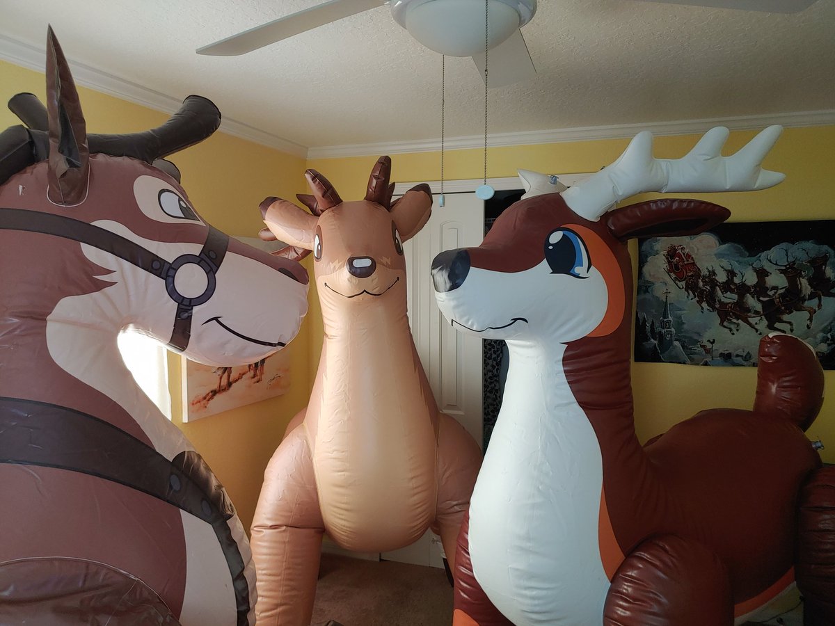 BlitzenXmas's tweet image. Alright men, the small fry has left now let&apos;s head out to the reindeer bar!

A group photo of Blitzen, Sawsbuck &amp;amp; Prancer currently my 3 biggest bucks....So far ;)

🦌🦌🦌
🍺 🍺 🍺