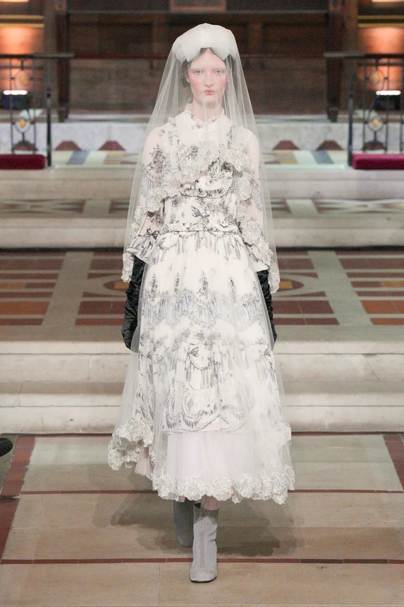 The BRIDAL looks of ✨Bora Aksu✨ Fall/Winter 2025.🪡