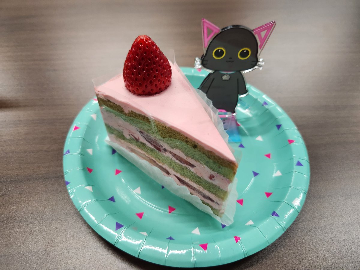 A_ID_info's tweet image. 今日ね、スタッフさんが「2222（ﾆｬﾝﾆｬﾝﾆｬﾝﾆｬﾝ😸）」の
お祝いしてくれたの🥺♡

ぼくが好きそうなケーキを選んでくれたって🍰
なんて優しいんだ😭

すごく美味しかった🍓

これからもみなさんに素敵な情報を発信できるように
頑張るﾆｬ😻いつも見てくれてありがとﾆｬ✨

#A_ID #A_ID_KAI