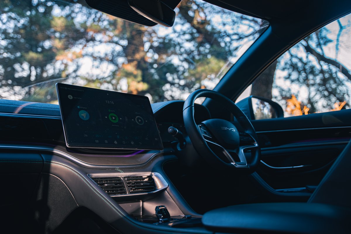 CarzoneIE's tweet image. The BYD Seal U SUV is the Chinese automotive giant’s first hybrid to launch in Ireland. But what's it like to drive?
Watch our video review here ➡️ carzone.ie/car-reviews/by…
#BYD #BYDSealU #Hybrid
