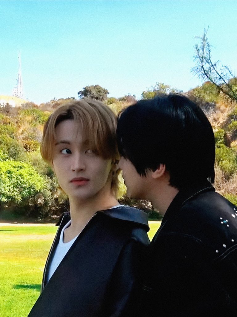 nonobeforehey4b's tweet photo. kiss kiss shy shy https://t.co/Etz93CoDNb