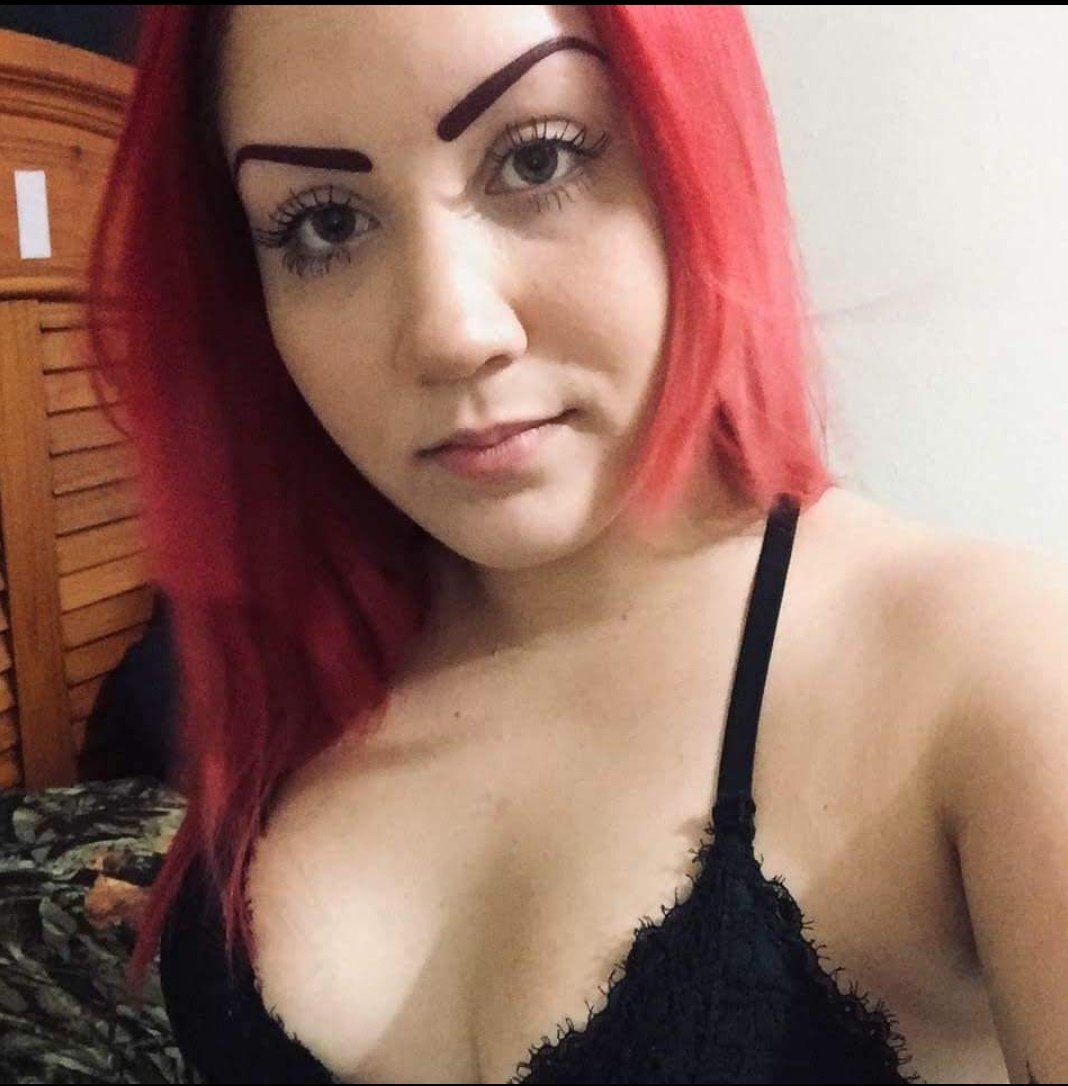 QUE ALGUIEN ME EXPLIQUE ESAS CEJAS DE ANTENA DE CUCARACHA