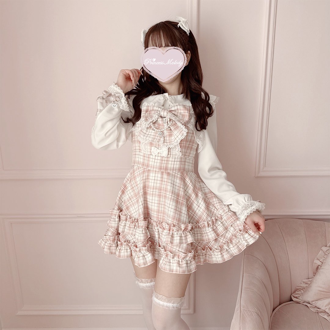 🎀 𝙽𝙴𝚆 𝙸𝚃𝙴𝙼 🎀🤍 . ✔️チェックDOLLYキャミワンピース