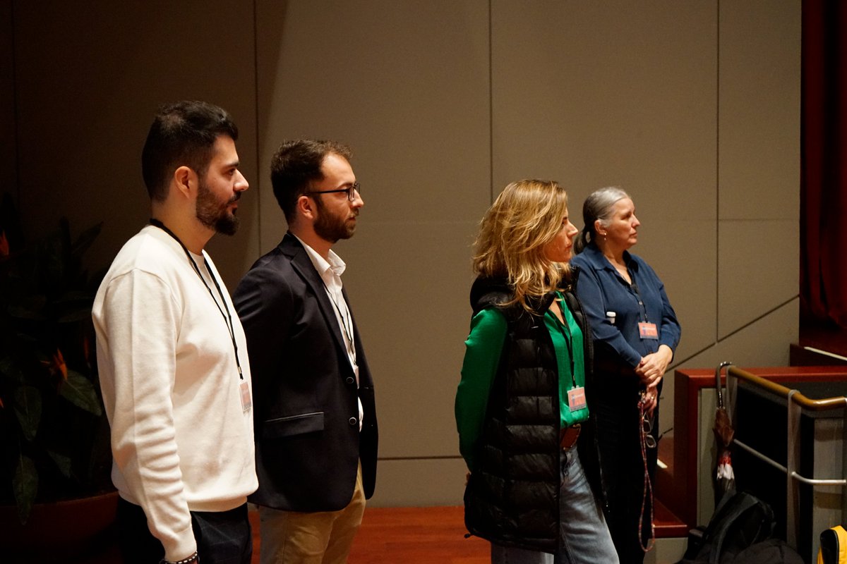 🎓 Hemos tenido el privilegio de participar en la jornada '(in)fórmate' en el Auditorio de Vilagarcía, un evento dedicado a orientar a los jóvenes en su futuro profesional.

🧑🏻‍🏫Nuestro CEO, Álex Paz, tuvo la oportunidad de compartir su experiencia con más de 400 estudiantes de la