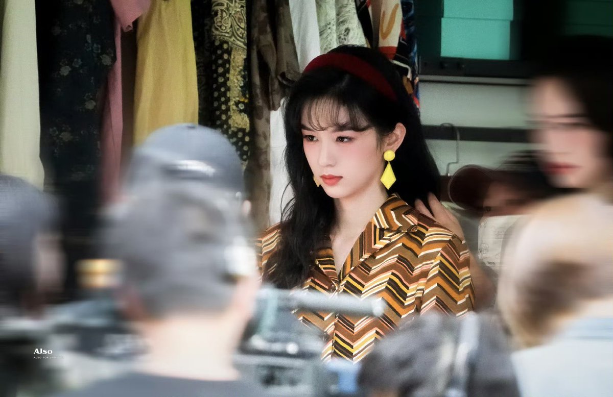 lzyeahh's tweet photo. 𝟐𝟎𝟐𝟓𝟎𝟐𝟏𝟗
Zhou Ye ✘ Hello 1983丨retro pictorial beauty.
#ZhouYe #hereIcome1983 #dreamofgoldenyears
📸 Also 周也 https://t.co/Ctd3n8WfZW