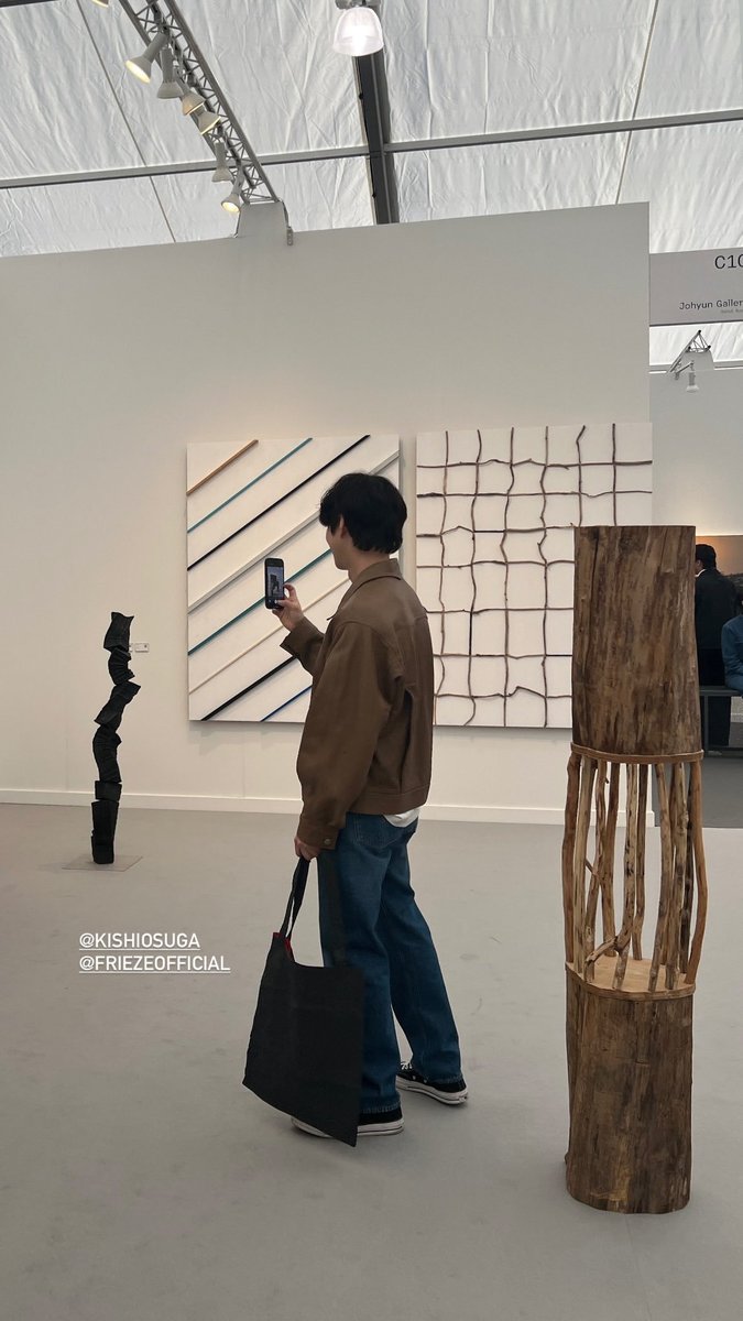 𝐟𝐚𝐫𝐫 tweet media