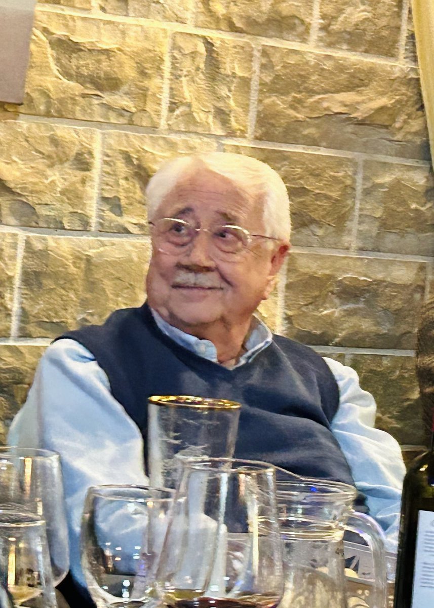 Paco Nadal, nuevo presidente de honor de la AEPD Valencia.

Al acto asistieron mas de 30 periodistas deportivos y una representación de la AEPD formada por su presidente, Julián Redondo; vicepresidente, Jesús Álvarez; tesorero, Miguel Ángel Yáñez; y vicesecretario, Tomás Fraga.
