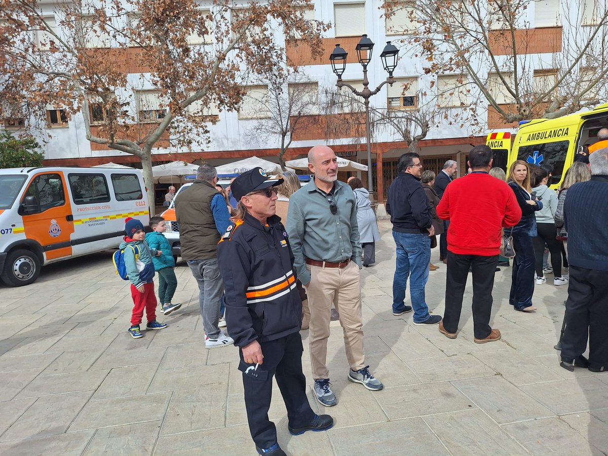 Hoy, con la presencia de Antonio Velasco, Subinspector de la Policía Local  de la localidad y Sabino Román, como jefe de la Agrupación Local de  Protección Civil, se ha recepcionado un Módulo