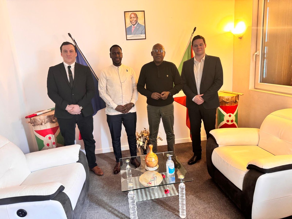 Ce 21/2/25,SEM l’Amb/🇧🇮en🇫🇷a reçu en audience M Alexandre BRIFAULT,Jean Nikay ARAKAZA&amp;Théophile BOISSIÈRE  du Grpe Alexandre BRIFAULT.En honneur,l'investissement ds1 solution innovant et adapté aux défis environnementaux&amp;la digitalisation des services publics.⁦<a href="/MAEBurundi/">MAECD</a>⁩