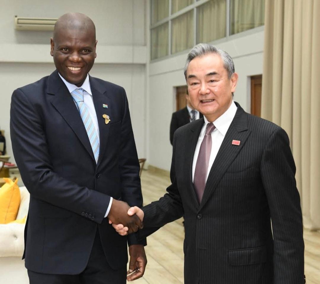 g20org's tweet photo. China is SA's largest trading partner, exporting mainly minerals and agricultural products to China and imports largely manufactured products from China.
#SAChinaRelations
#G20FMM https://t.co/C4AR1nu3rG