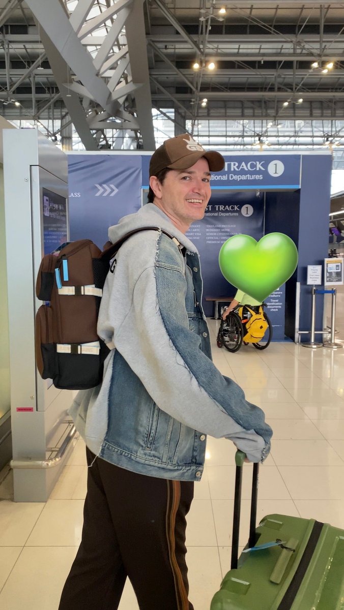 senoritaarmanda's tweet image. Dont know how to put into words to get a chance to see and hug you again. I love you to the moon and back. Hope you’ll enjoy your time with your family and loved ones. Til we meet again.

#TheScript
#SatellitesWorldTourBangkok 🛰
#TheScriptSatellitesWorldTour #SatellitesWorldTour