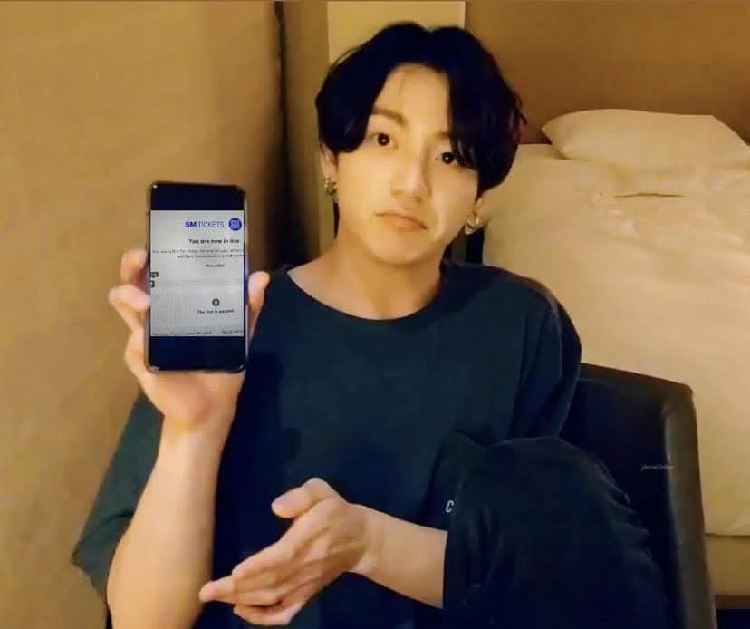moodofely's tweet photo. Umaasa parin hangga't wala pang announcement na sold out ‼️

#HOPE_ON_THE_STAGE_TOUR_Manila #JHOPE https://t.co/q9B4LMCFNS