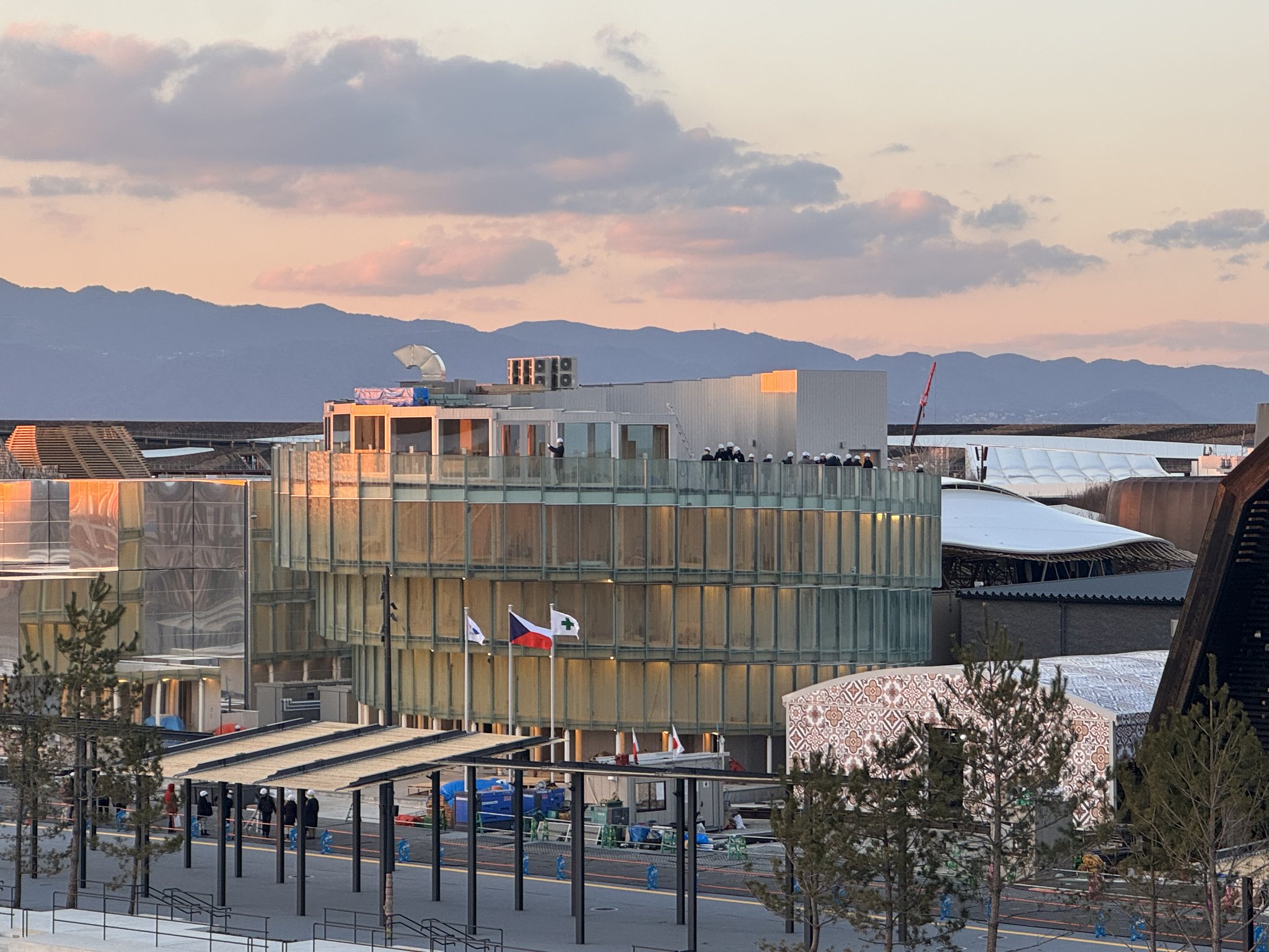 GkT9Xd4XsAA5Mcv.jpg:large