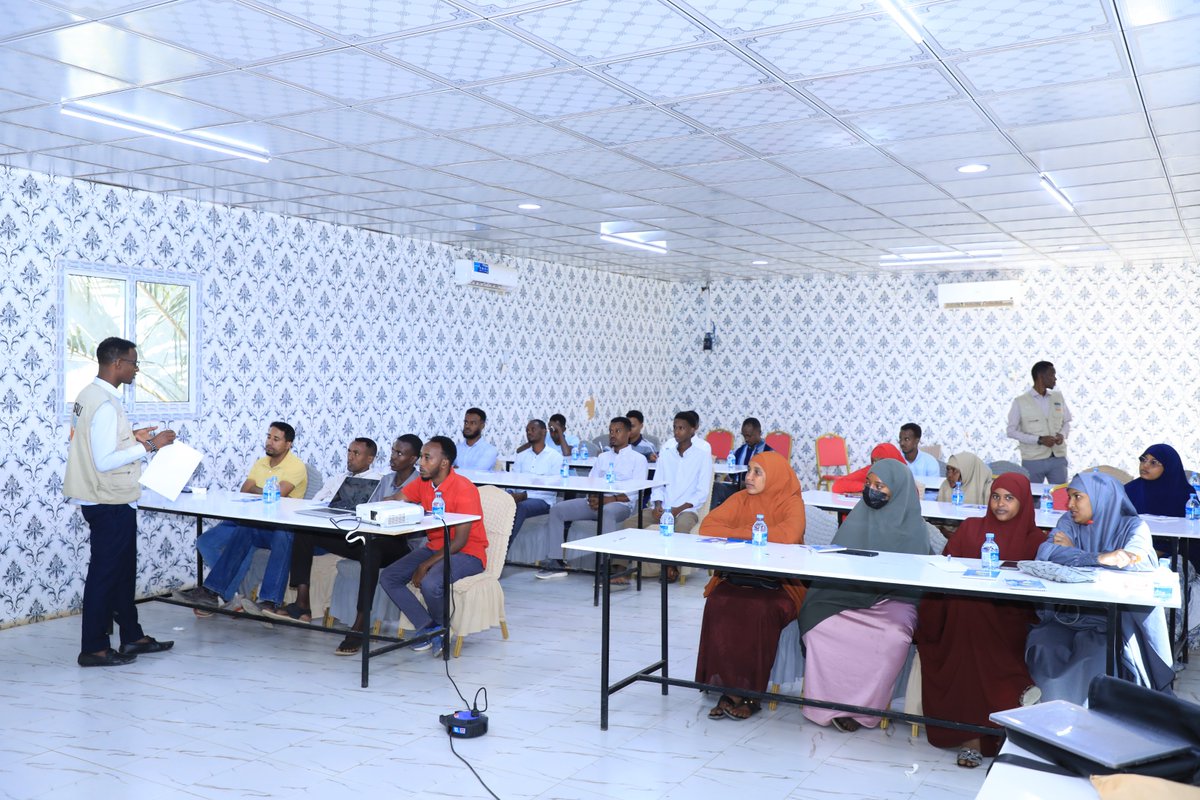 SYVSomalia's tweet photo. Bridging Communities Through Dialogue

Local government officials and community members in Baidoa-Ashagow came together for discussions on collaboration and social cohesion. Open dialogue strengthens trust and paves the way for sustainable peace.

#CommunityDialogue https://t.co/0OonoWRUEw