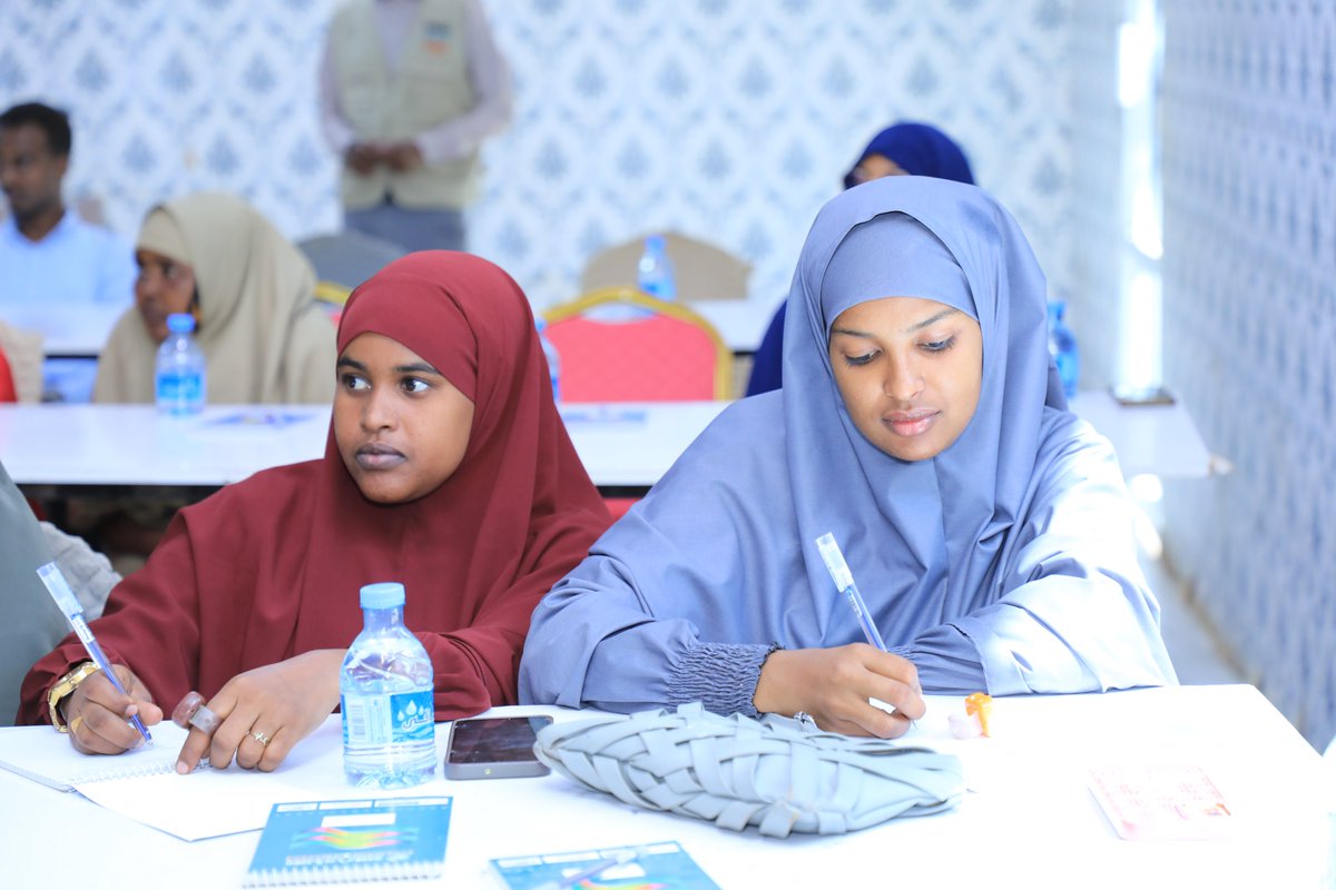 SYVSomalia's tweet photo. Bridging Communities Through Dialogue

Local government officials and community members in Baidoa-Ashagow came together for discussions on collaboration and social cohesion. Open dialogue strengthens trust and paves the way for sustainable peace.

#CommunityDialogue https://t.co/0OonoWRUEw