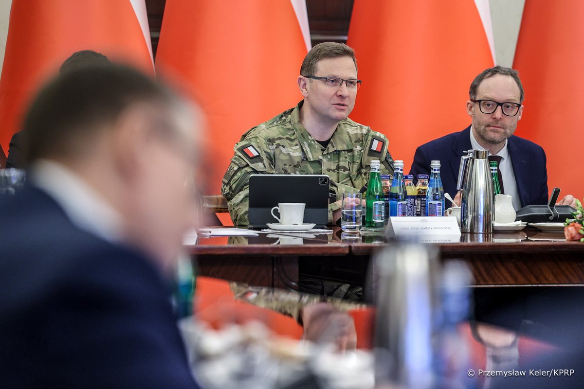NRR_KPRP's tweet photo. 👥 W czwartek Rada ds. Strategicznych Projektów Rozwojowych rozmawiała o cyberbezpieczeństwie, w tym jego ekonomicznych aspektach.

➡️ https://t.co/pdf43u03VI https://t.co/cqlOUQyQoh