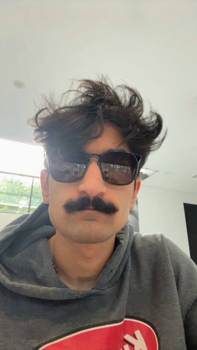 TouristSol's tweet photo. .@frankdegods nice disguise pal but I know a $Tour(ist) when I see one 🥸 https://t.co/1PbF9bYcwS