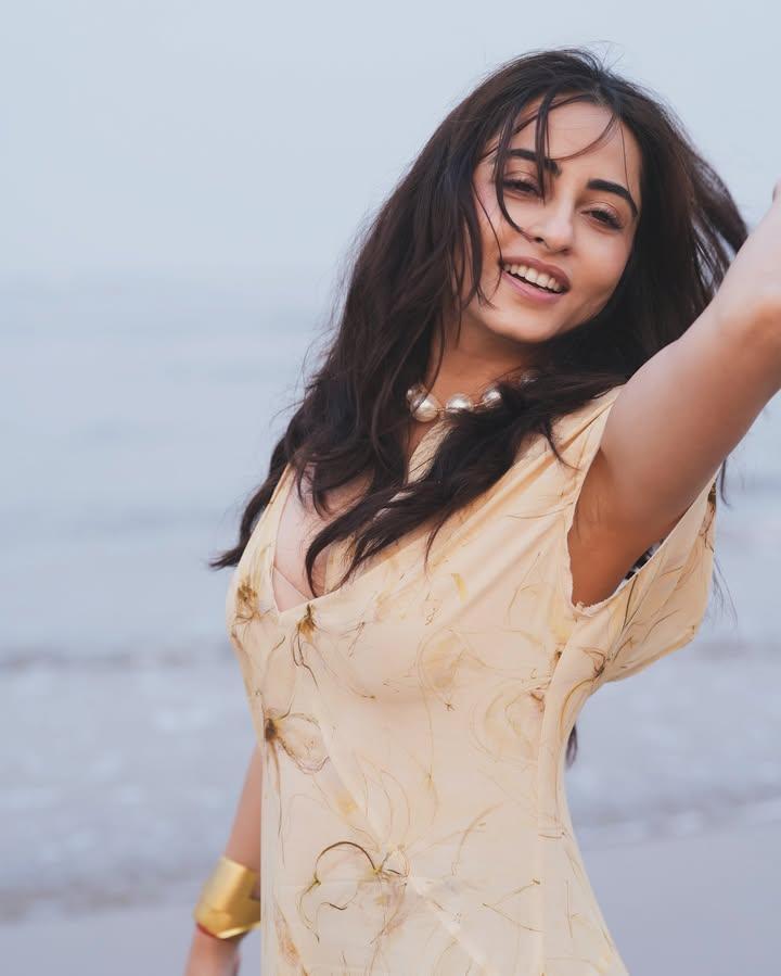 GkTCnENXUAAHDSQ?format=jpg&name=900x900