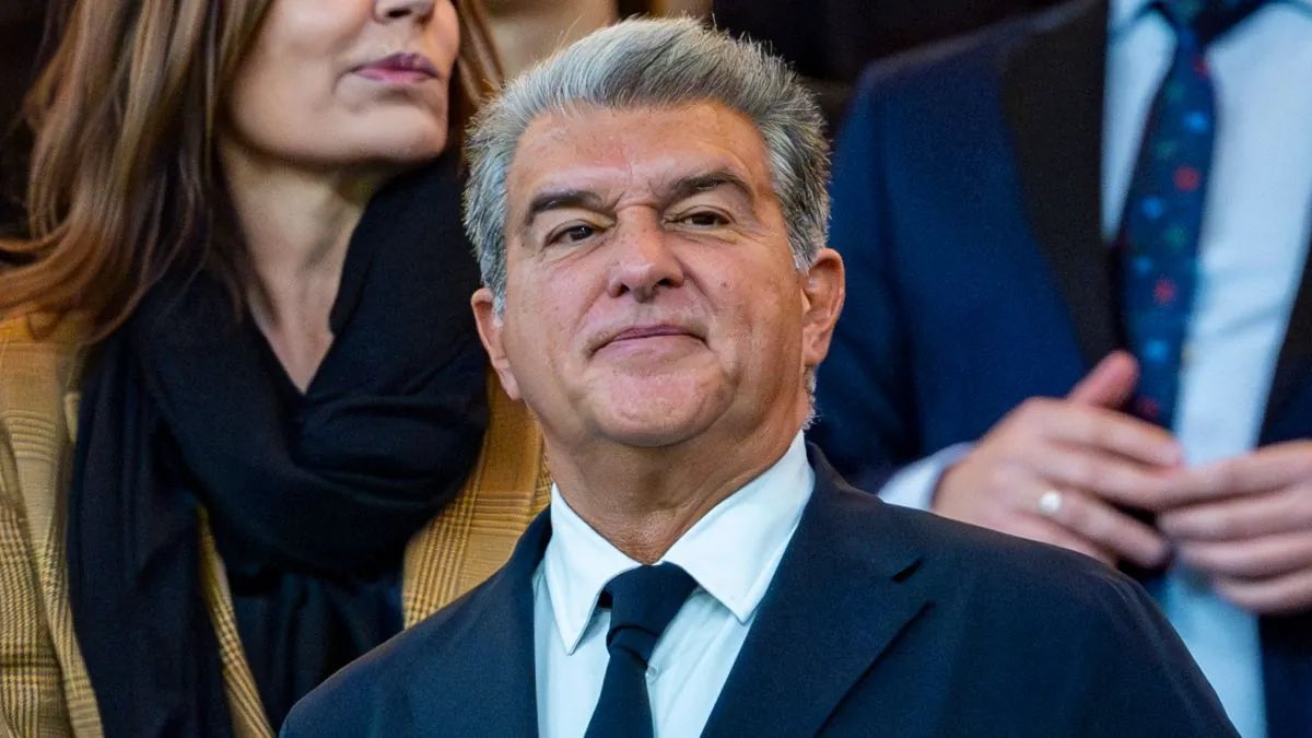 SrNaninho's tweet image. 🚨 #THEOBJECTIVE 🇪🇸

La Liga sospecha un nuevo fraude de Laporta y peligran la inscripción de Olmo y la regla del 1.1.

La patronal cree que la venta de los palcos VIP podría ser otro fraude.

(@Marsallorente)