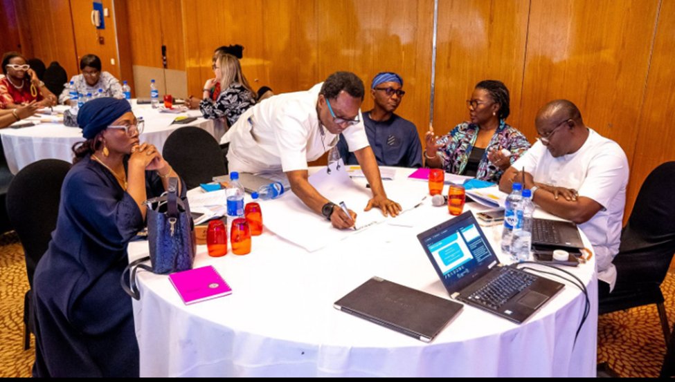 This week, <a href="/UKHSA/">UK Health Security Agency</a>’s #IHR_Strengthening workforce technical experts worked with <a href="/NCDCgov/">NCDC</a> in delivering a leadership symposium, in support of the national public health institute delivering its mandate to protect the health of all Nigerians.
🇬🇧🤝 🇳🇬
