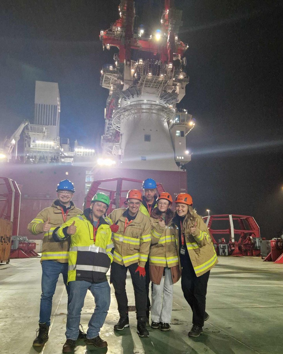 Onder de indruk van de Seaway Alfa Lift! Tijdens onze rondleiding bezochten we de brug en de kraan en hebben we een gezellig diner gehad samen met een aantal bemanningsleden. Het was een ontzettend leerzame ervaring die onze GWO trainingen nog beter maakt! Bedankt Seaway7!