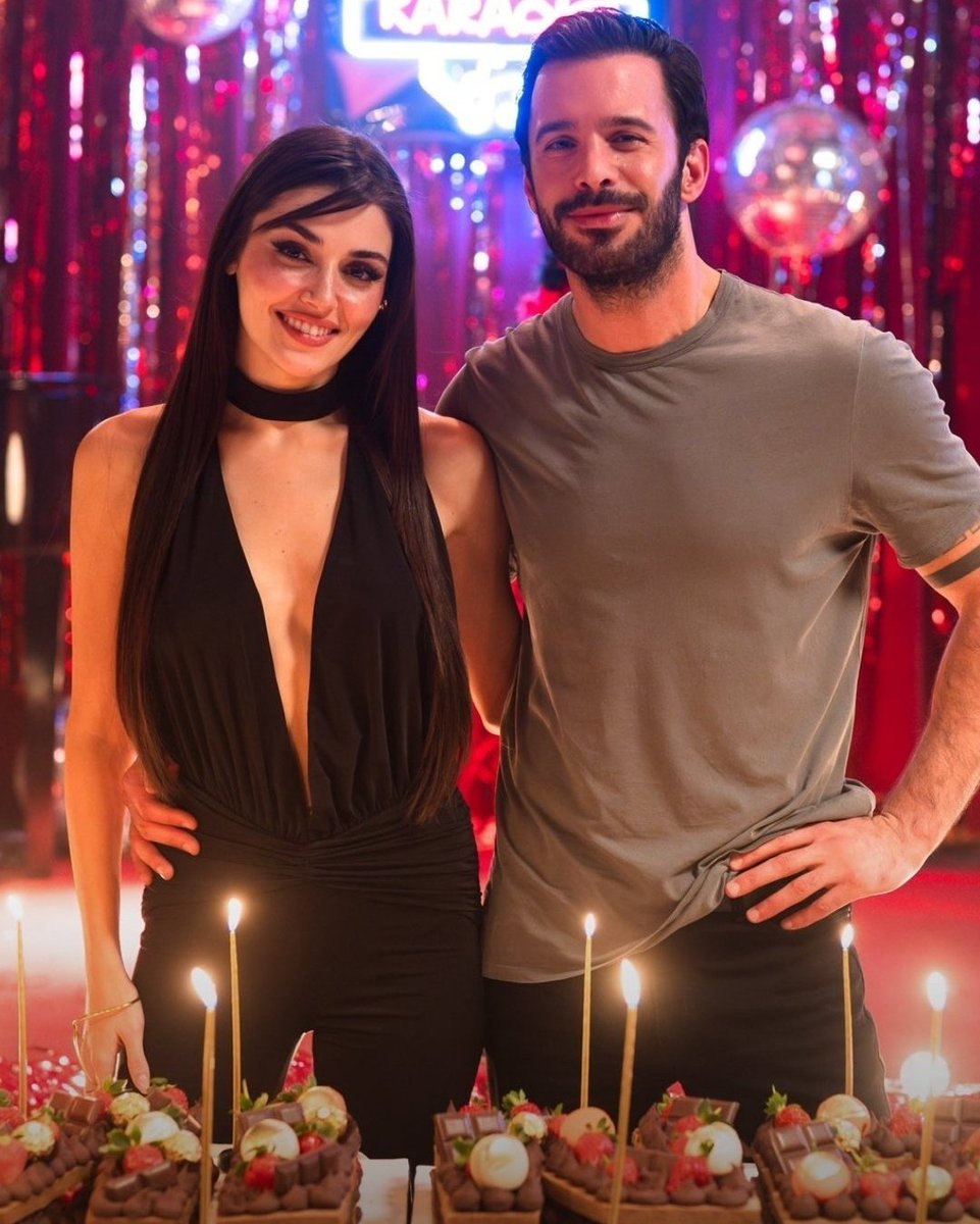Başrollerinde #HandeErçel ve #BarışArduç'un yer aldığı #AşkıHatırla dizisinin çekimleri tamamlandı.