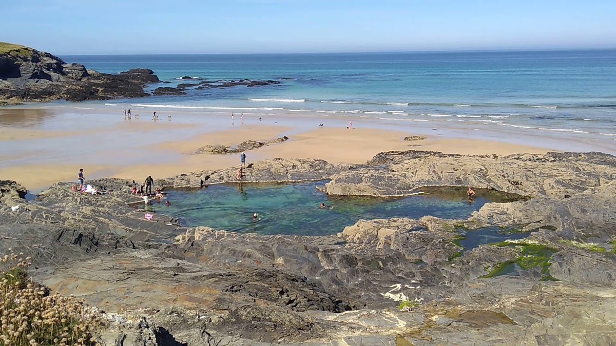 Trearth's tweet image. Book Now! Trearth is 1 mile from Treyarnon Bay, 4 miles from Padstow, 4 star, sleeps 6 - Book Now! ow.ly/rf0N50V3fmN #Treyarnon #Padstow #Cornwall #CoastalRetreat #HolidayHome #SWCoastalPath #SelfCatering