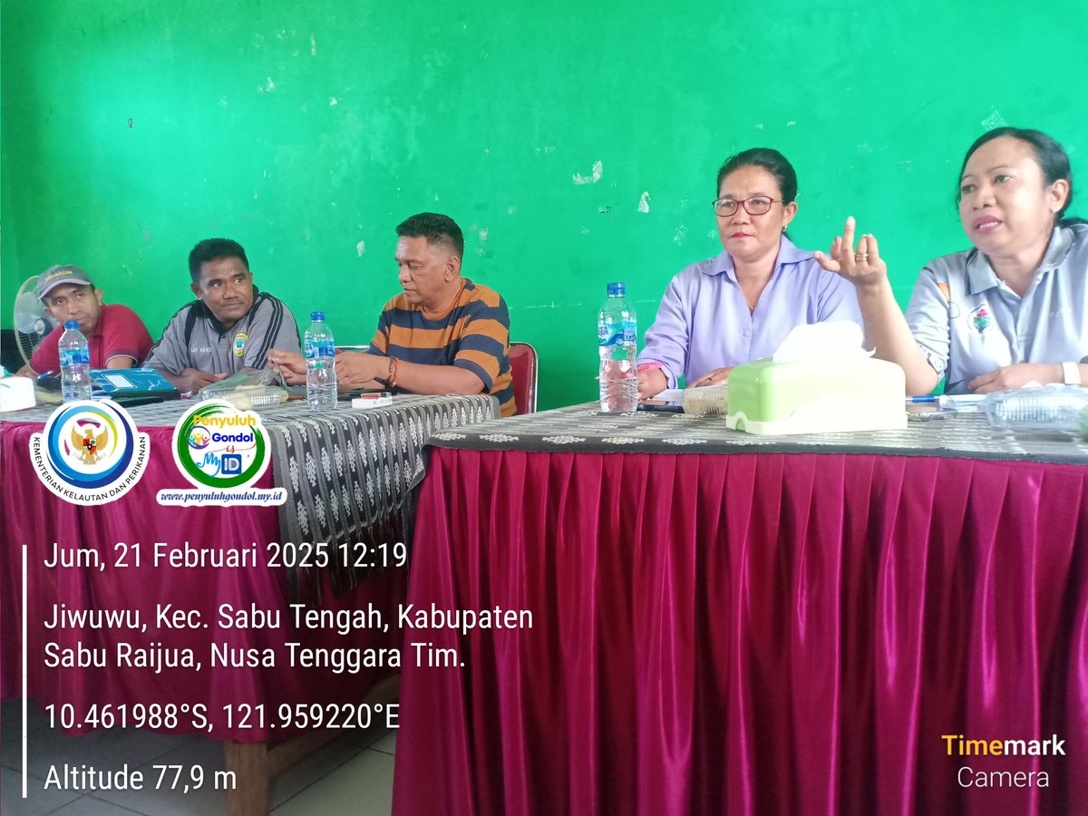 LabuYuslinda's tweet photo. Jumat, 21/02/2025, Yuslinda Labu, Luhkan Sabu Raijua, mengikuti sosialisasi Kepmendesa No. 3 tahun 2025 dan penetapan tematik Ketapang thn 2025 di Desa Jiwuwu, Kec. Sabu Tengah 
#GiatLuhkanSatminkalGONDOL 
#SabuRaijua 
#luhlapor https://t.co/JmokJNt6Eb