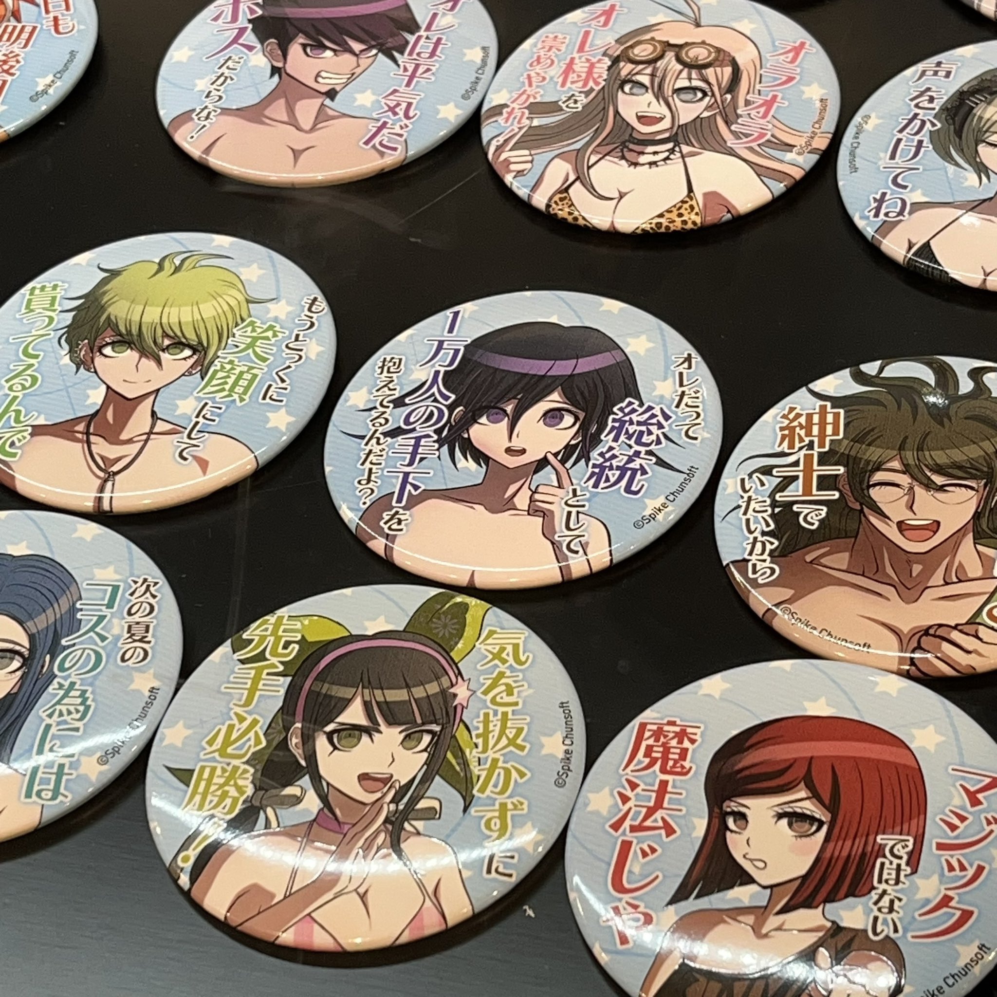 ダンガンロンパ 血まみれ 缶バッジ 霧切響子 Spike Chunsoft