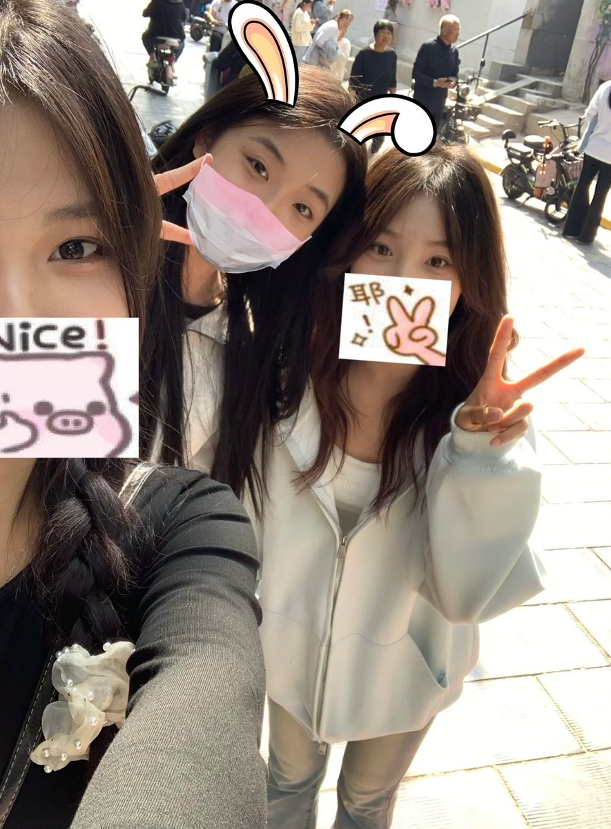 嘿嘿🤤🤤🤤抽奖啦~点赞+转推+好评~ 抽4个粉丝下周五开奖~价格表自选一件！ #学生原味 #原味内裤 #原味棉袜 #打胶 #原味鞋子 #脚臭 #圣水 #白带 #恋足 #足交 #肉便器 #鞋底 #绿奴  #四爱