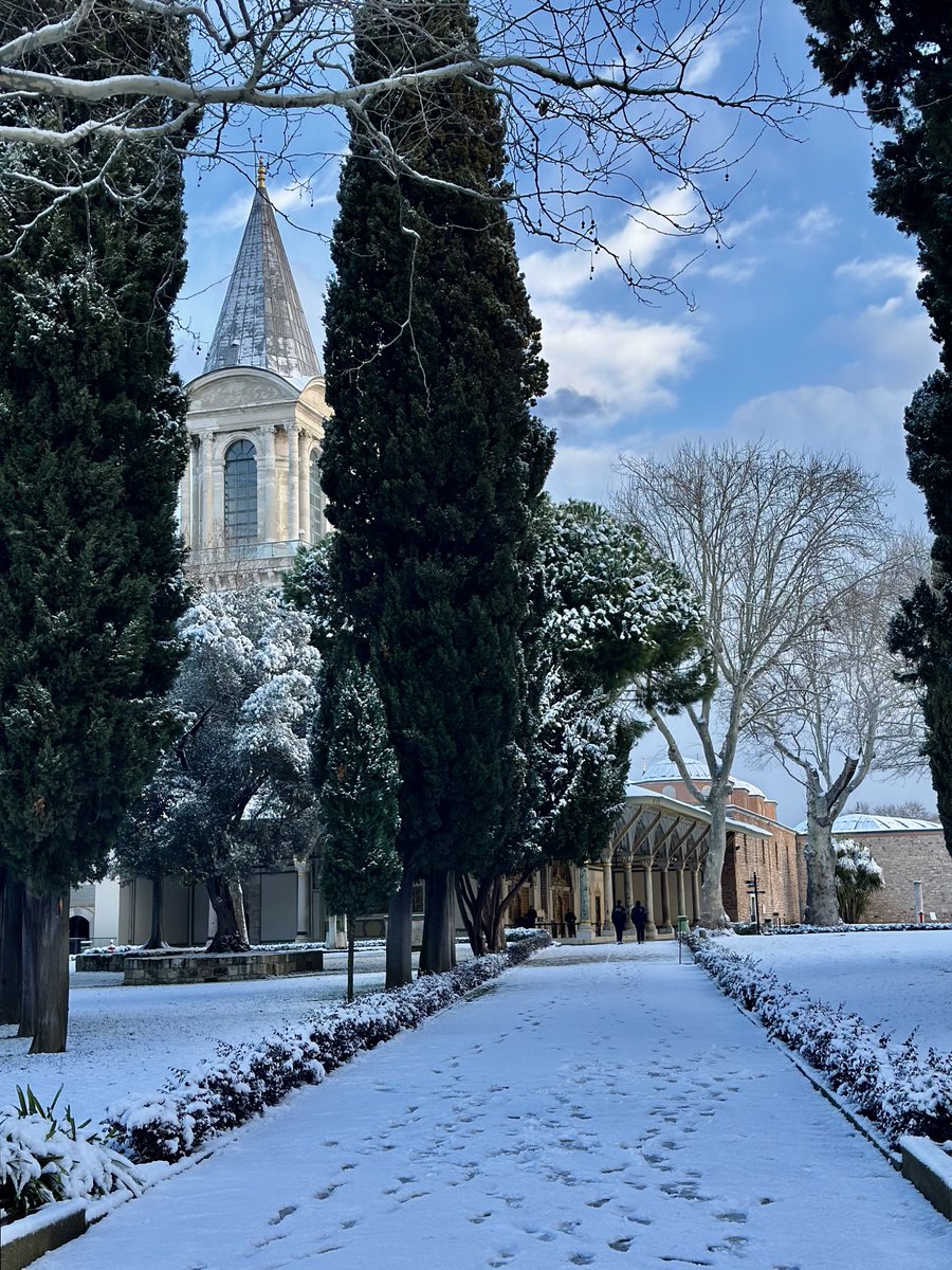 akpinarzehra's tweet photo. Topkapı Sarayı’nda karlı bir gün ❄️🌨️ https://t.co/T7plx4ZRED