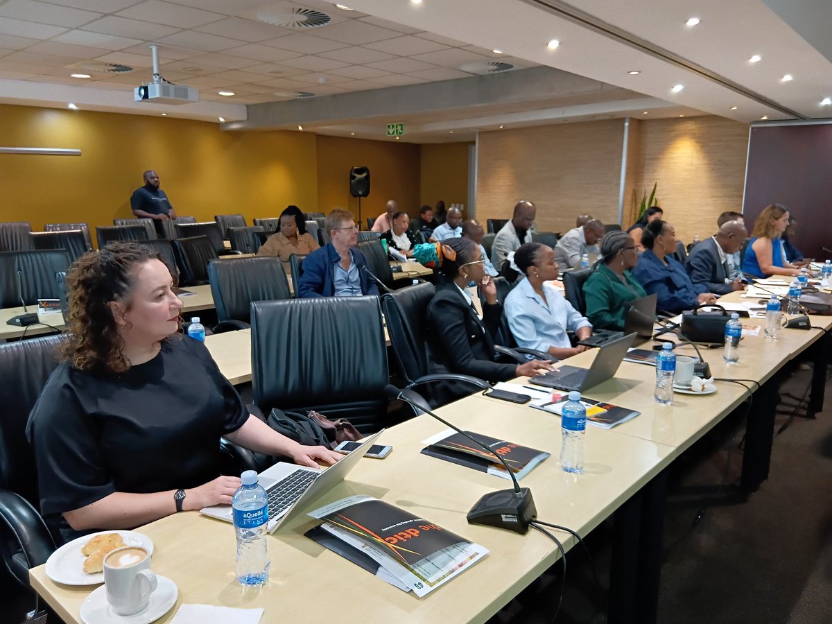 the_dtic's tweet photo. Today, the Poultry MasterPlan Executive Oversight Committee meeting, hosted by @the_dtic & @DOAgov_ZA convenes key stakeholders from government, Industry & labour to assess progress & accelerate Phase-2 implementation of the Poultry MasterPlan. #PoultryMasterplan https://t.co/uANED8kacp