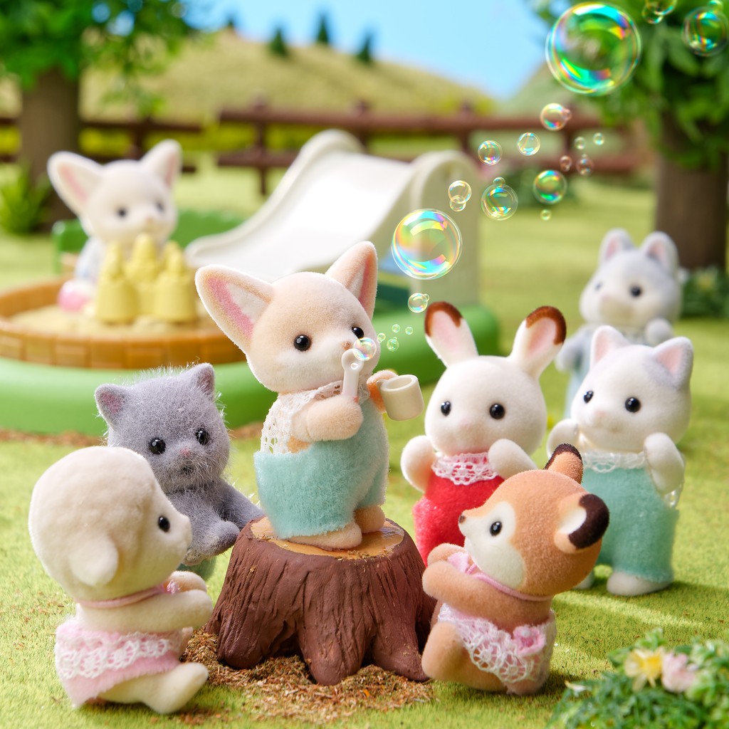 SylvanianUK's tweet photo. “Yay! Yulie is blowing the bubbles again!” 🫧

The babies love to watch Yulie with her bubble toy. 🫧

She is the best bubble blower in the whole village. 🫧

#sylvanianfamilies #sylvanianfamily #dollhouse #miniature #kawaii #cute #FeaturedCharacter #Yulie #FennecFox https://t.co/2ALgOZnnsX