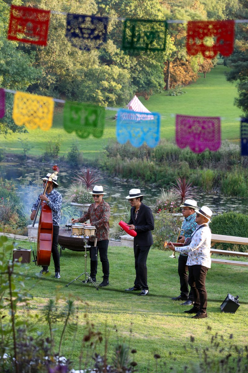PARTIES - Sunday is... Margarita day! (in the USA...) Not that we really need an excuse to post these lip-smacking pics...  from a Fiesta party in the sunshine 🍸kicked off with strawberry margaritas - bring on the summer...! 🍓<a href="/cowleymanor/">cowleymanor</a>📸 <a href="/mediatog/">Anna Lythgoe</a>