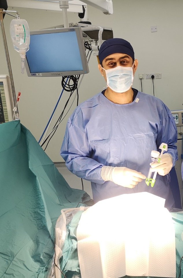 لأن الحياة تستحق أفضل رعاية…

أحيانًا، قد تكون أبسط الحلول هي الأنجح، وأدق القرارات هي الأكثر تأثيرًا. بين الدقة، الخبرة، والعناية الفائقة، هناك من يضع صحتك أولًا، ويمنحك الطمأنينة في كل خطوة.