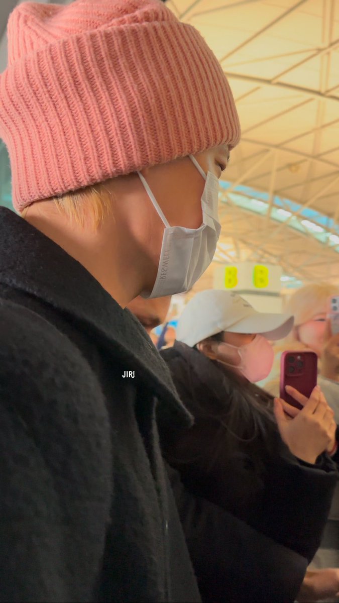 jiri_88's tweet photo. 250221 

핑크종미니 너무 귀엽고 사랑스럽다 🥹🤍

#종인 #카이 #엑소 https://t.co/jXLlT3BdwH