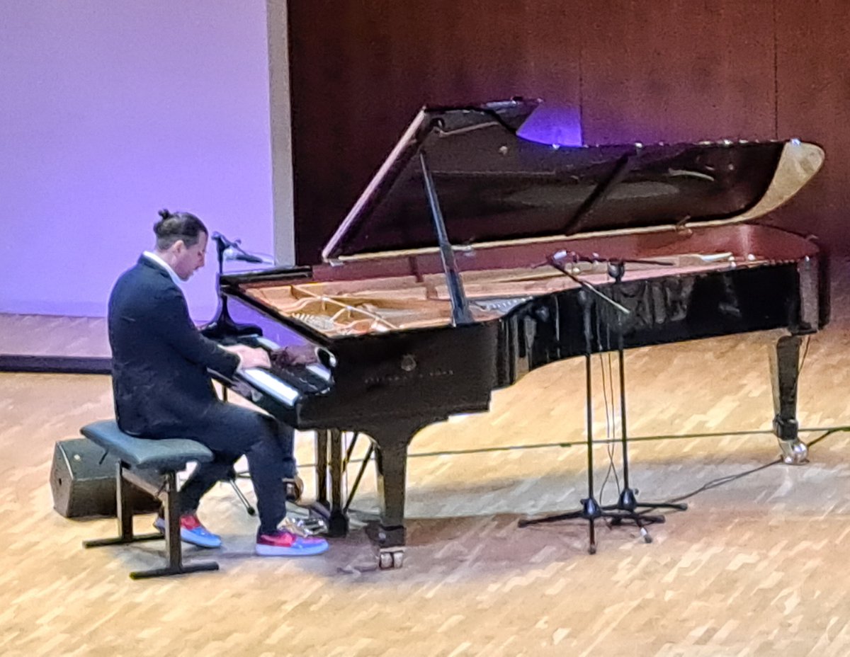 Leopoldo Simó (@leopoldojazz) on Twitter photo Gran concierto de <a href="/alfredomusic/">Alfredo Rodríguez</a> Trío en el Auditorio Nacional de Música de Madrid.
Seguimos apoyando la música en directo. Gran concierto de <a href="/alfredomusic/">Alfredo Rodríguez</a> Trío en el Auditorio Nacional de Música de Madrid.
Seguimos apoyando la música en directo.