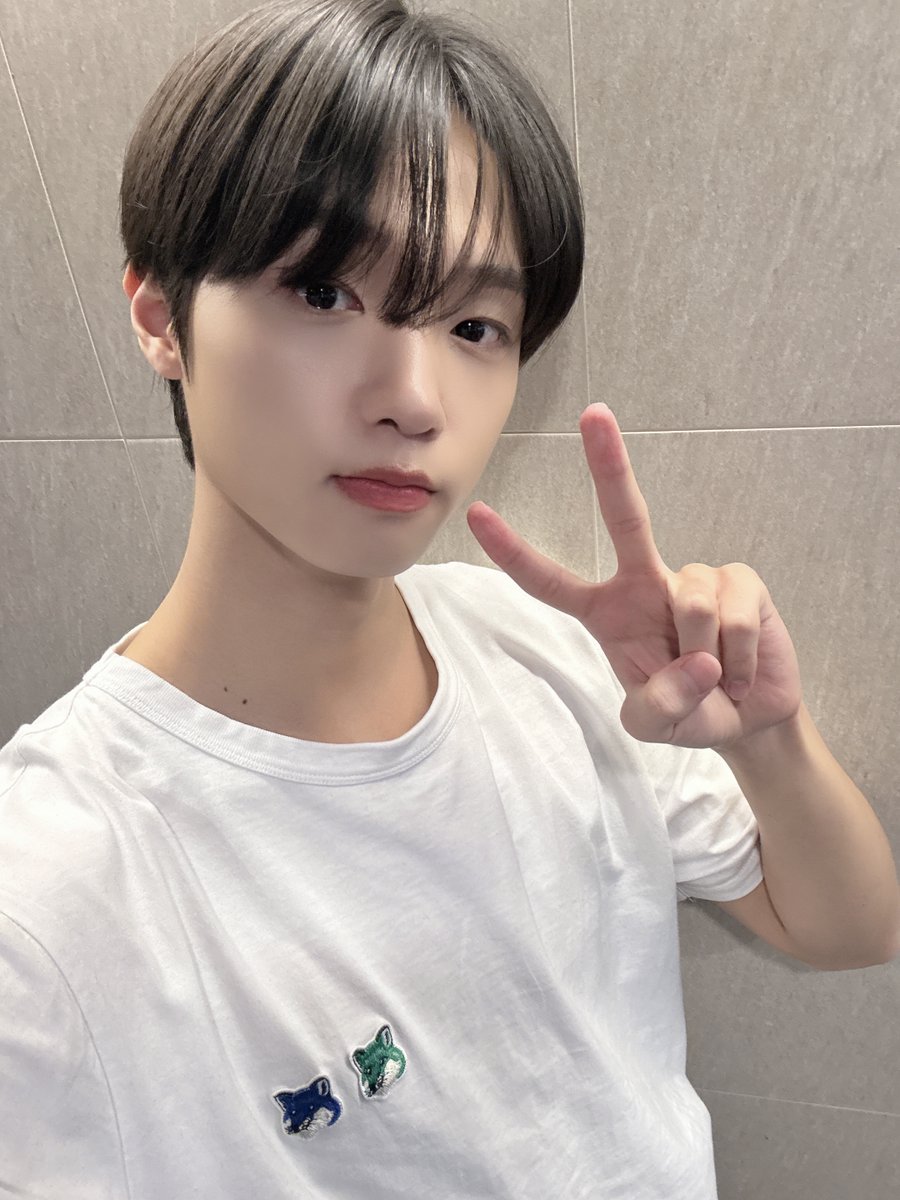 [📸] 전과자가 드라마로 나왔다!? 동표 연기 보러 오세요💙 | 전과자: 스낵무비 경제학과 편 250221 🔗 https://youtu.be/EDgIWGjwRDs?si=RvjVNG2O5p7pxkYP… #손동표...