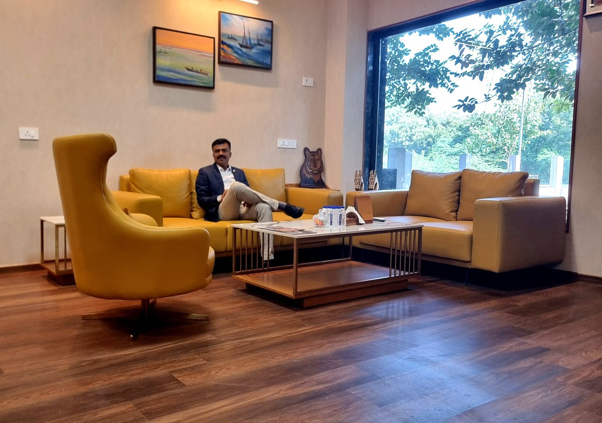 dhruman39's tweet photo. Home is where the heart is... And
#office is where the #Mind is!!😘😘
#Design and #create it as the most #wonderful place!!🤩
#officespace #officedesign #workingspace #WorkingEnvironment #cool #beautiful #classy #decoum #NewAgePolicing https://t.co/Ts6lJZk5FU