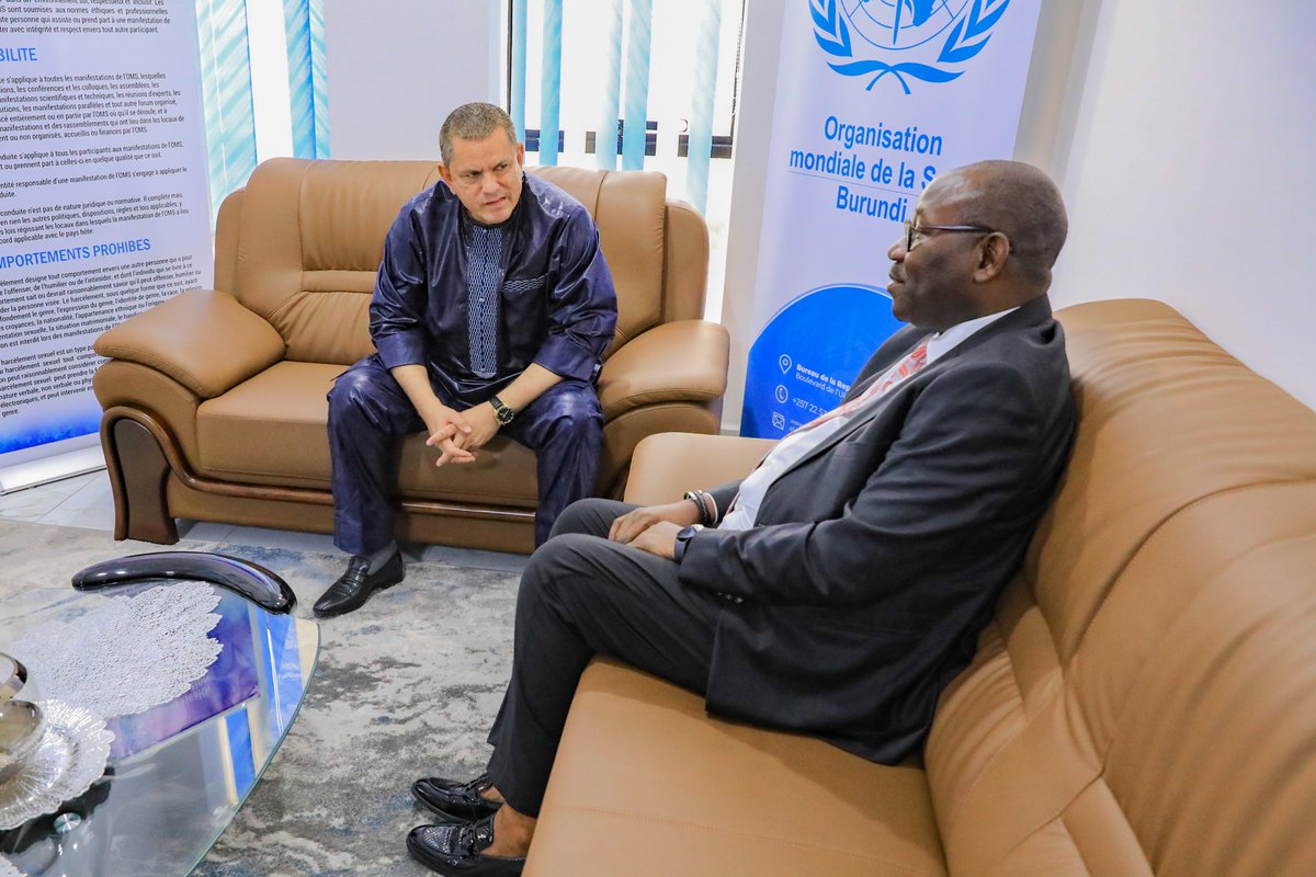 Le représentant de @whoburundi reçoit une délégation de l’Agence de médecine préventive <a href="/AMPvaccinology/">AgenceMédecinePrév</a> (AMP), venue pour conduire une évaluation indépendante du fonctionnement du programme élargi de vaccination (le PEV) du @mspls_bdi .