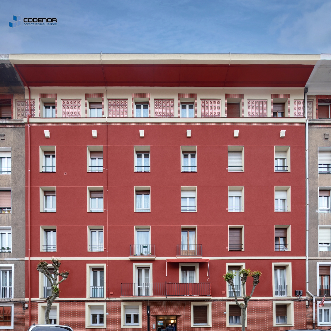 codenor's tweet photo. Gracias al fantástico trabajo de nuestro equipo, hemos conseguido mejorar la eficiencia energética y el aislamiento de este edificio ubicado en Arturo Kampion, Bilbao, logrando una reducción del 53,58% en el consumo energético. 💡 https://t.co/X46TTmCJz7