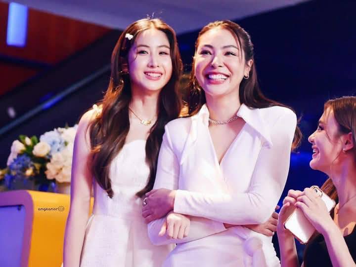 YokoFanclub's tweet photo. ครบรอบ 1 ปีแล้วกับงานเปิดตัว #BlankTheSeries ซีรีย์น้ำดี มีคุณภาพ ภูมิใจในตัวนักแสดงทุกท่านที่เช่นได้สมบทบาท ขอบคุณซีรีย์เรื่องนี้ที่ทำให้ตกหลุมรักศิลปินด้วยความน่ารักและเป็นกันเอง ขอให้ซีรีย์เรื่องนี้เป็นอีกเรื่องหนึ่งที่อยู่ในใจทุกคนตลอดไปนะคะ
💞🎞️✨

#YokoApasra #FayePeraya 
#Izelands #MarissaLloyd